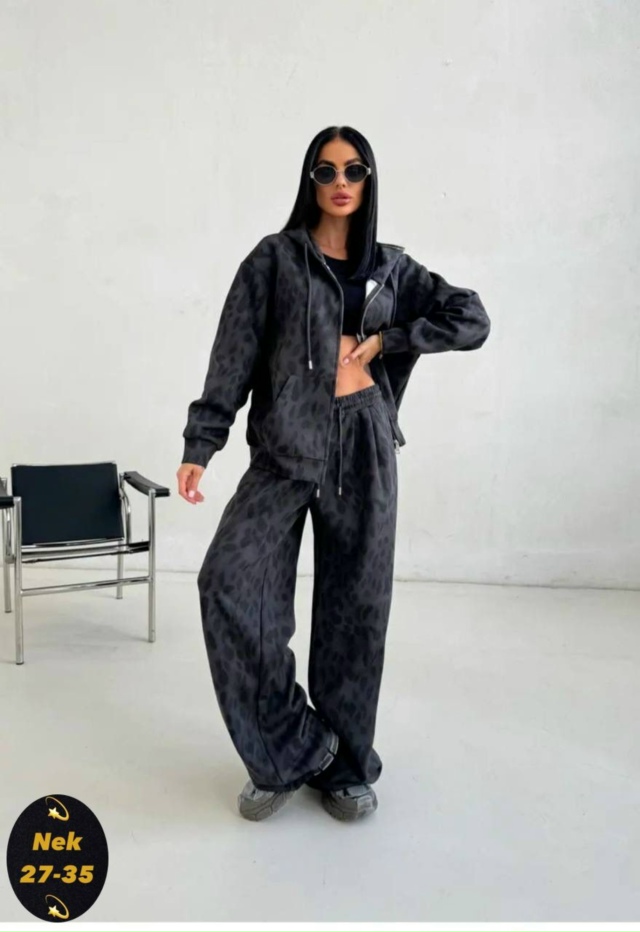 Спортивный костюм 23120617