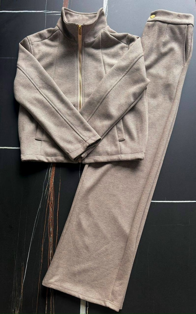 Спортивный костюм 23122693