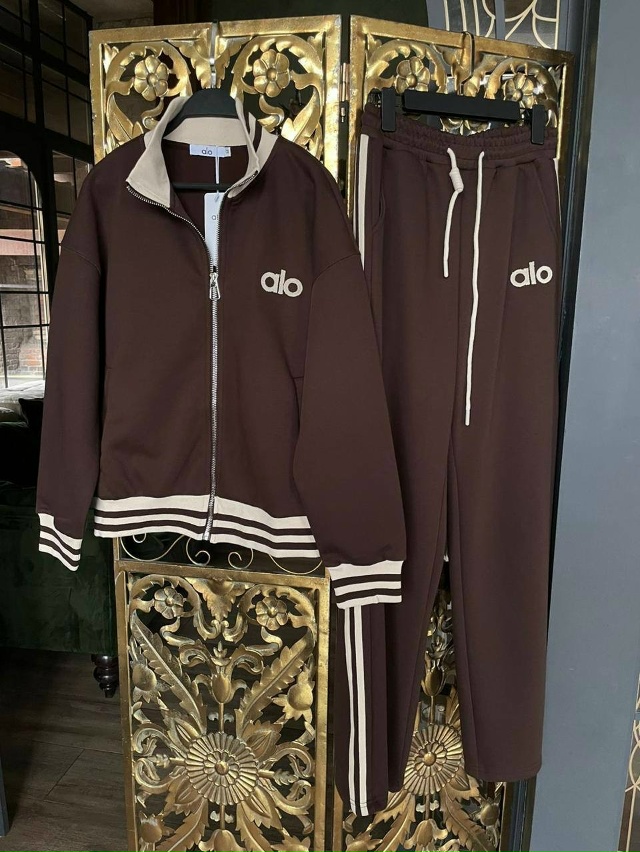 Спортивный костюм 23122694