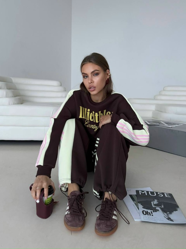 Спортивный костюм 23122862