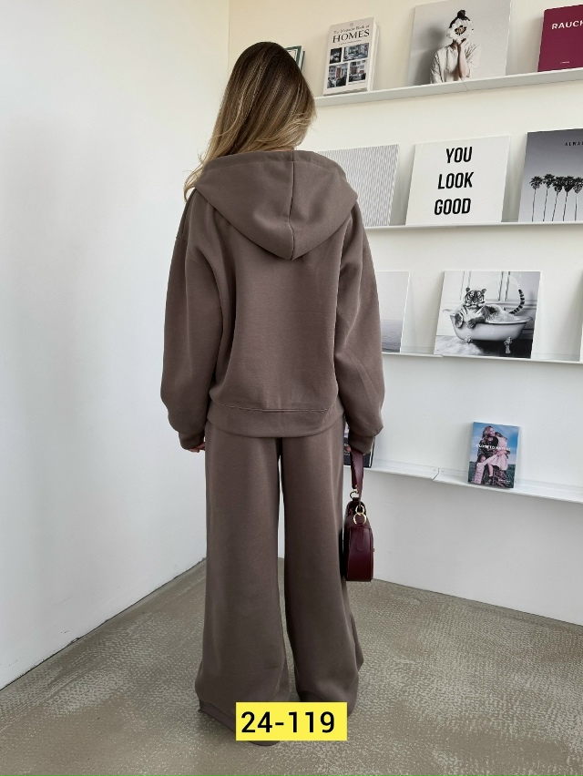 Спортивный костюм 23122807