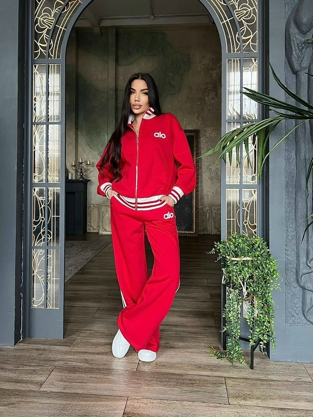 Спортивный костюм 23122694