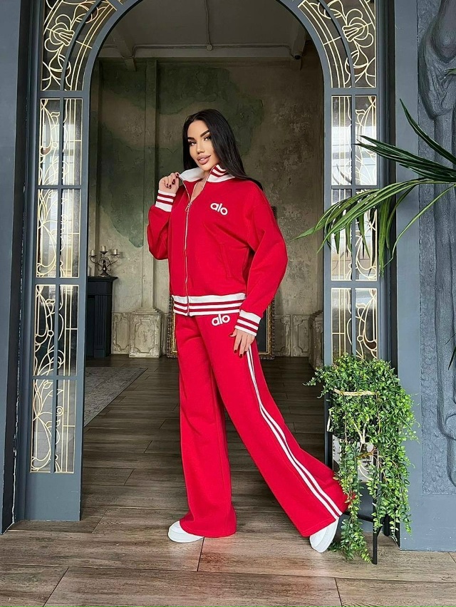 Спортивный костюм 23122694