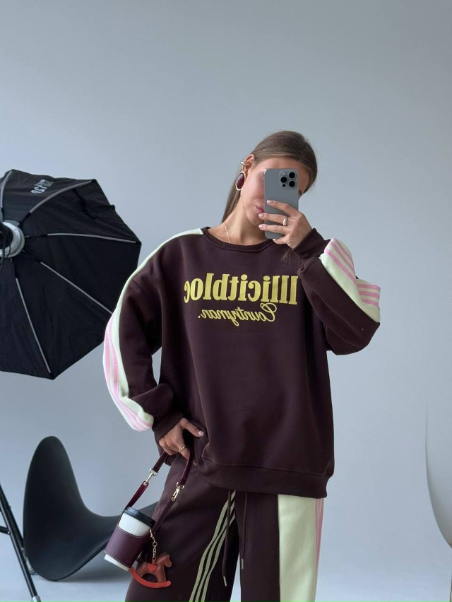 Спортивный костюм 23122862