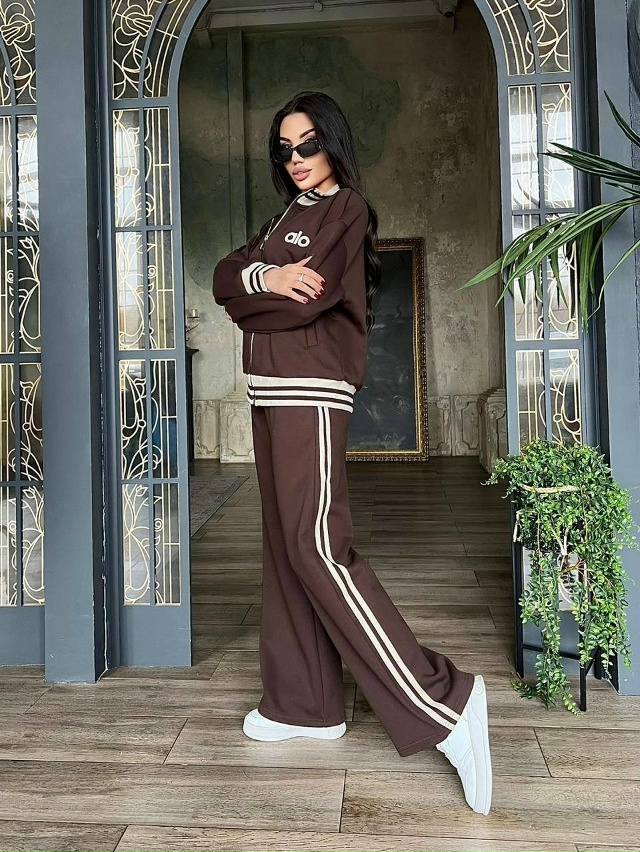 Спортивный костюм 23122694