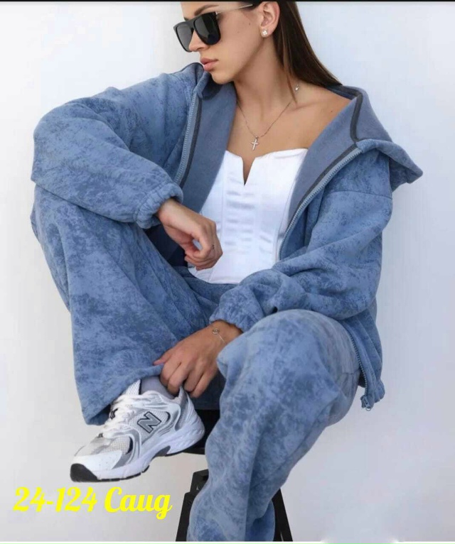 Спортивный костюм 23125296