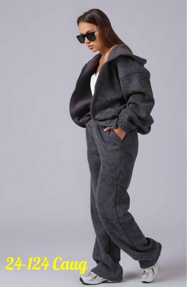 Спортивный костюм 23125296