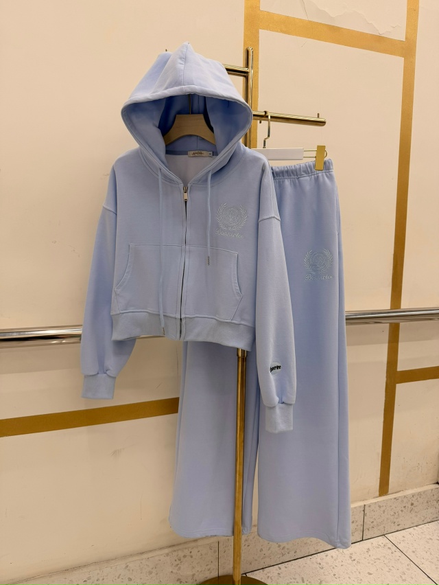 Спортивный костюм 23126013