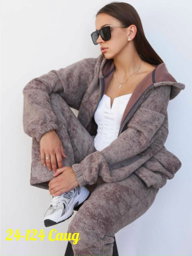 Спортивный костюм 23125296