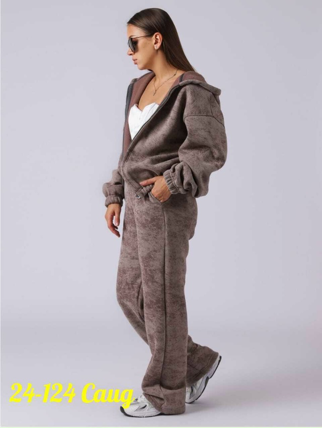 Спортивный костюм 23125296