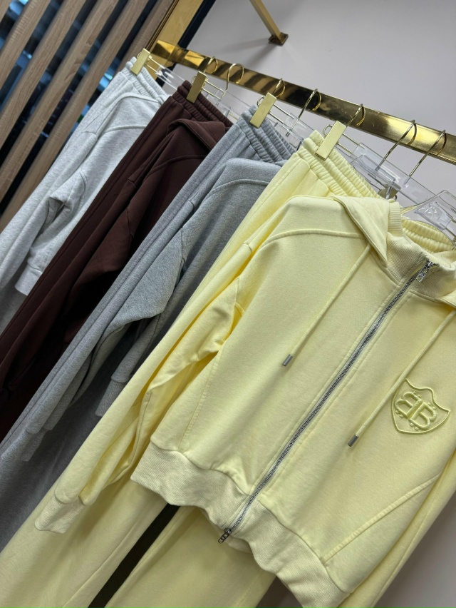 Спортивный костюм 23130516