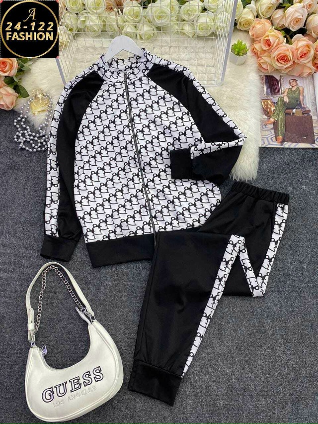 Спортивный костюм 23130538