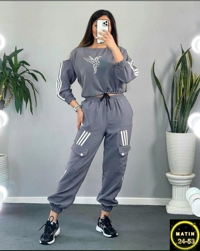 Спортивный костюм 23131989