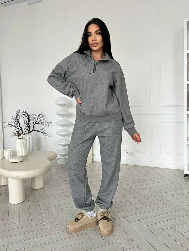 Спортивный костюм 23132907