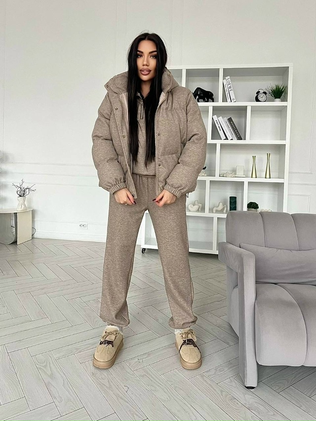 Спортивный костюм 23132909