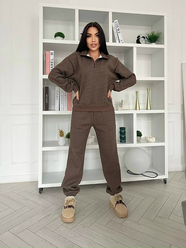 Спортивный костюм 23132908