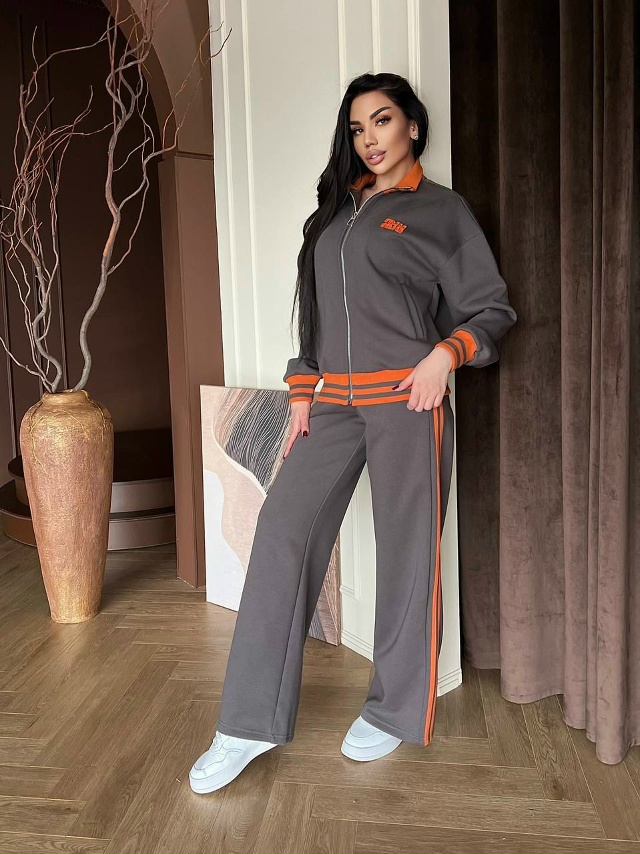 Спортивный костюм 23134561