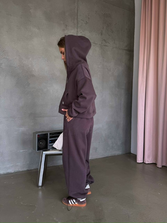 Спортивный костюм 23134825