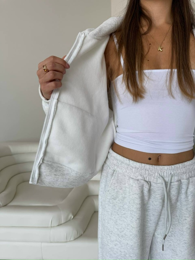 Спортивный костюм 23134824