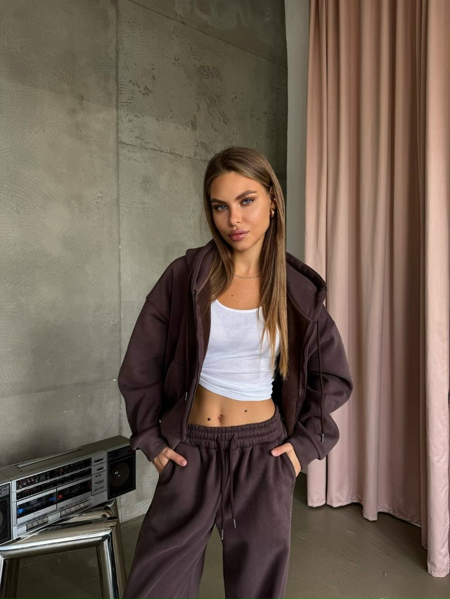 Спортивный костюм 23134825