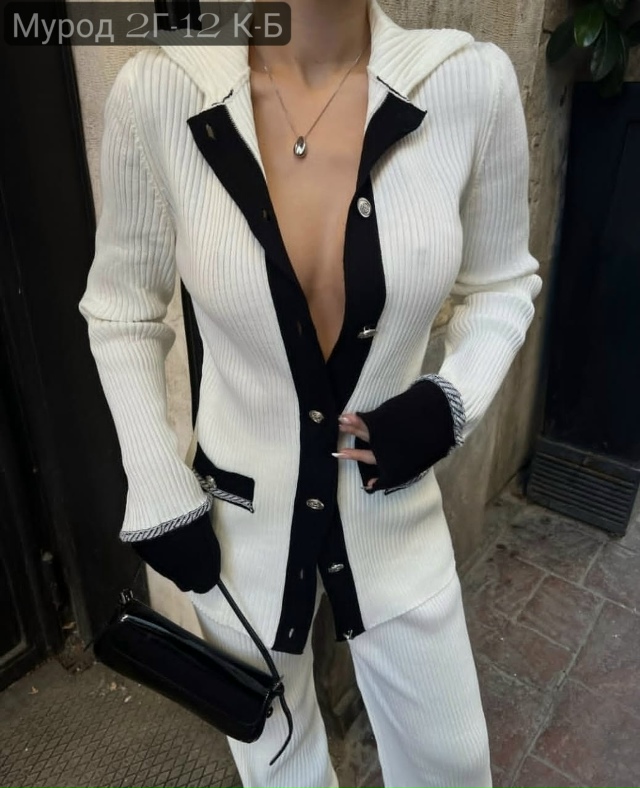 Спортивный костюм 23134552