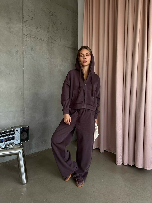 Спортивный костюм 23134825