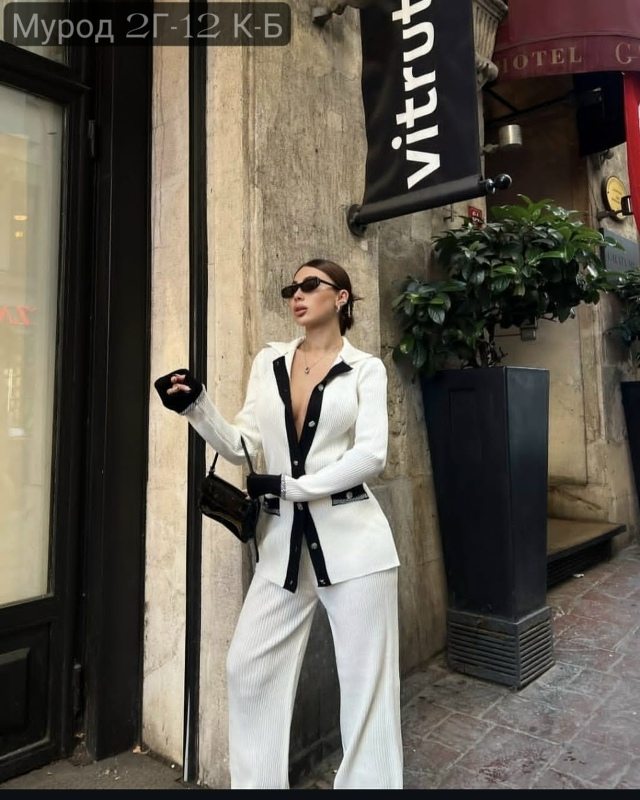 Спортивный костюм 23134552