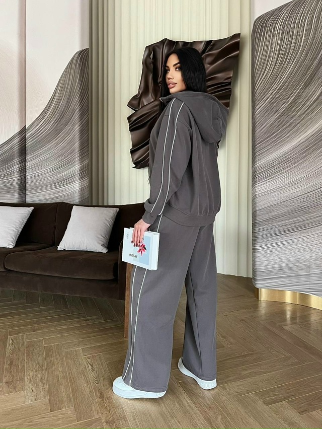 Спортивный костюм 23134568