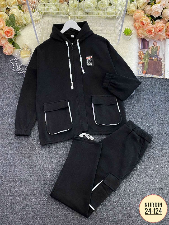 Спортивный костюм 23135845