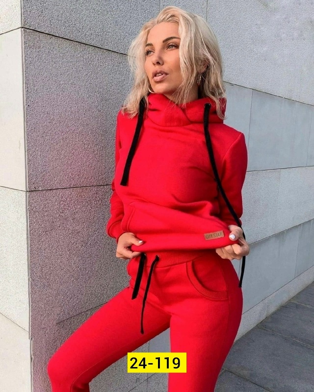 Спортивный костюм 23136477
