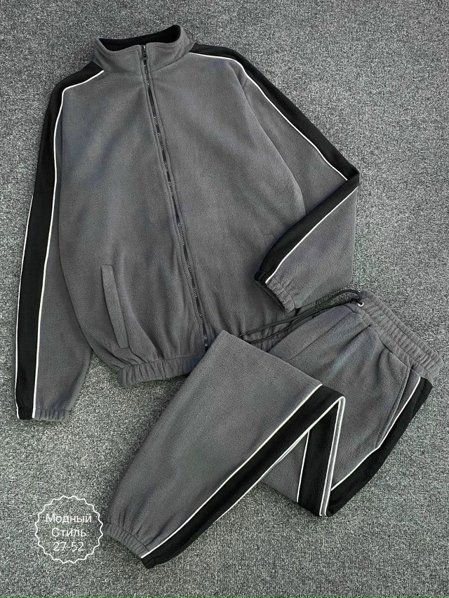 Спортивный костюм 23136322