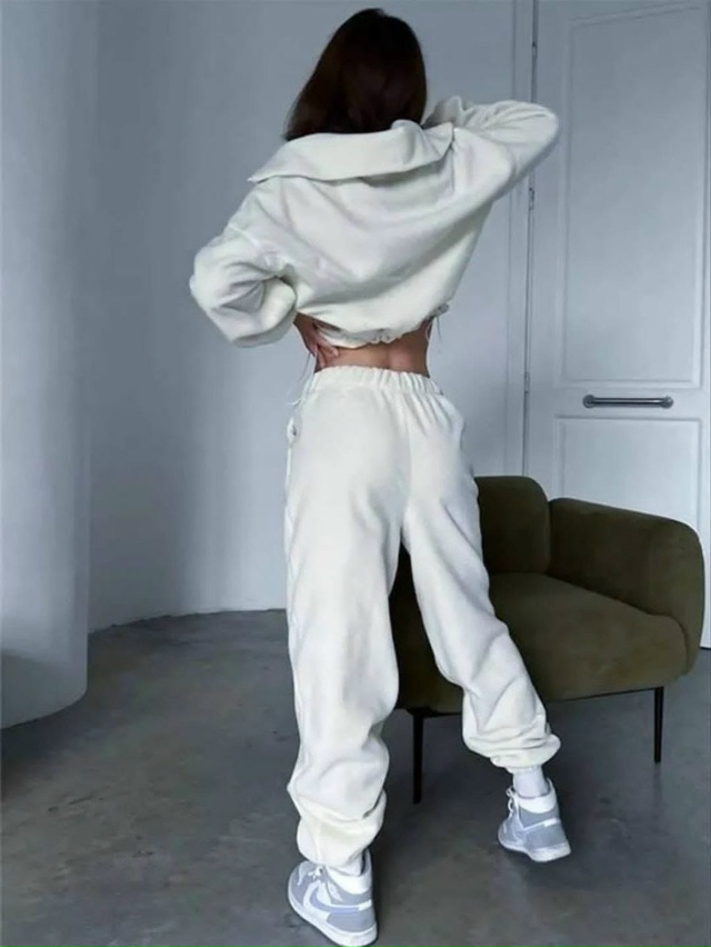 Спортивный костюм 23136640