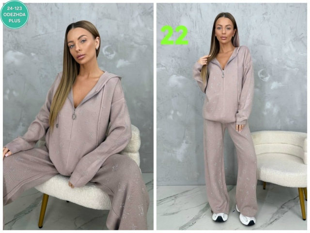 Спортивный костюм 23136371