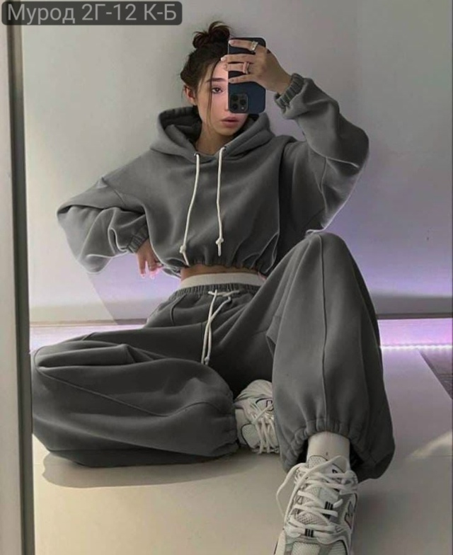 Спортивный костюм 23136368