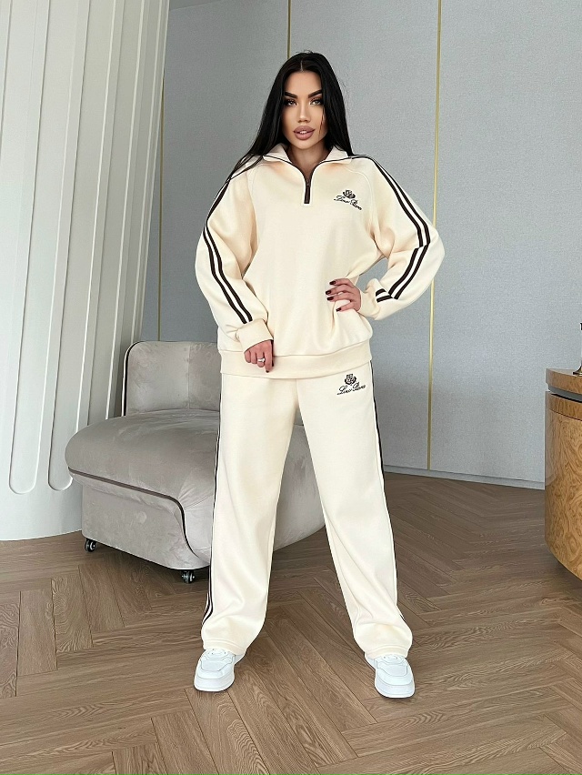 Спортивный костюм 23138484