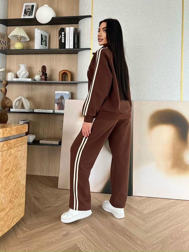 Спортивный костюм 23138484