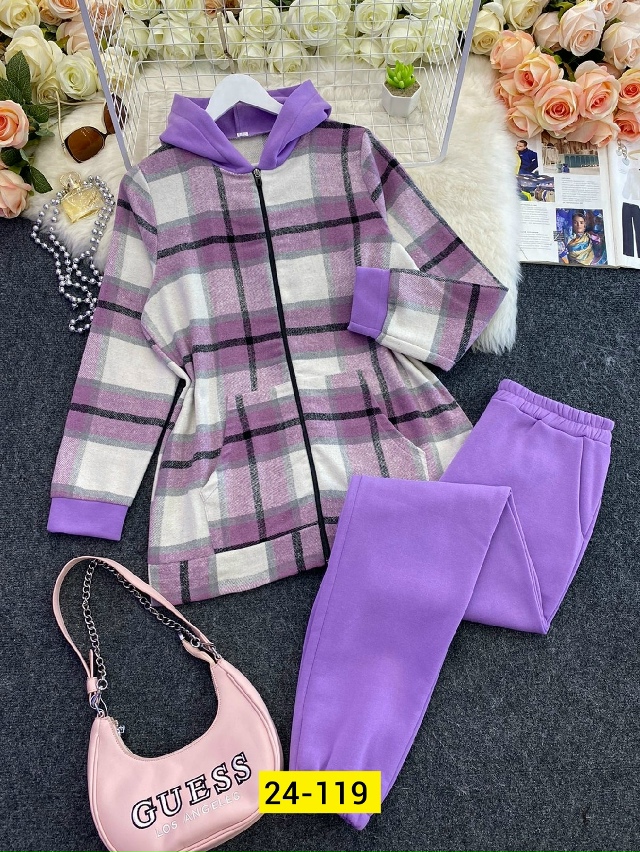 Спортивный костюм 23137837