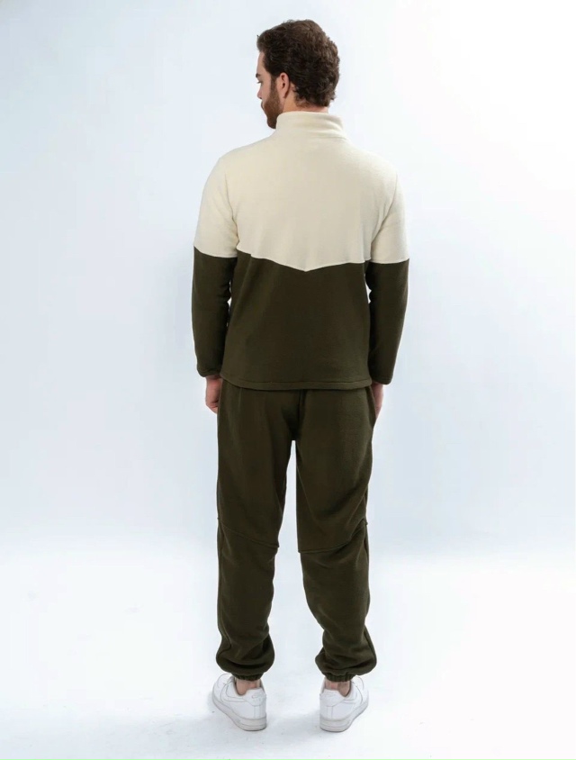 Спортивный костюм 23137976