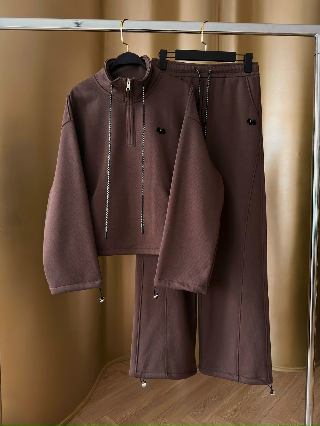 Спортивный костюм 23138414