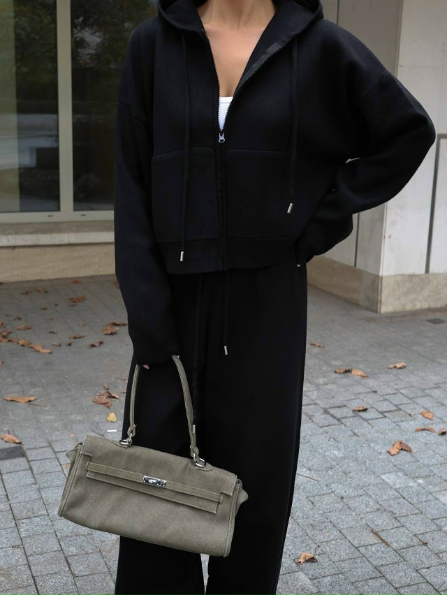 Спортивный костюм 23138475