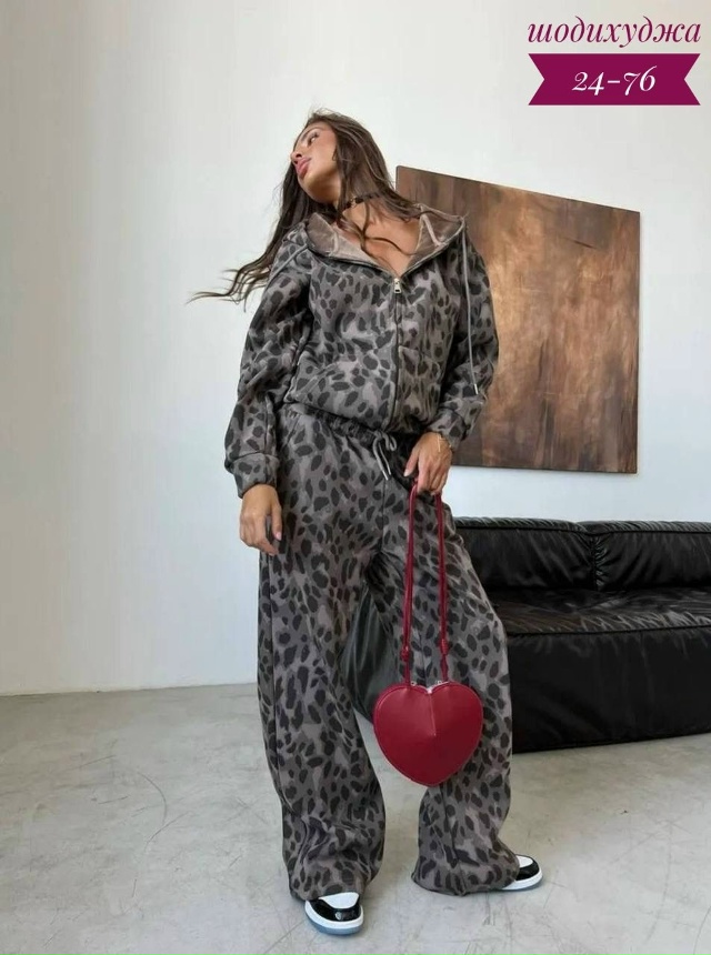 Спортивный костюм 23137917