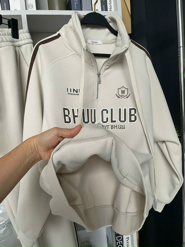 Спортивный костюм 23138345