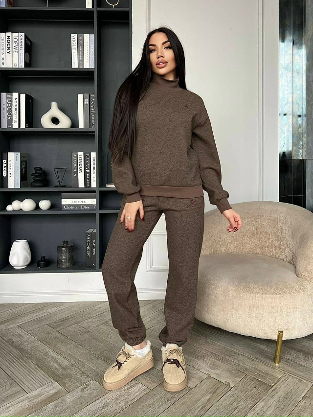 Спортивный костюм 23139420