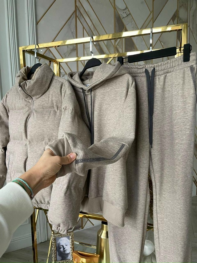 Спортивный костюм 23139422