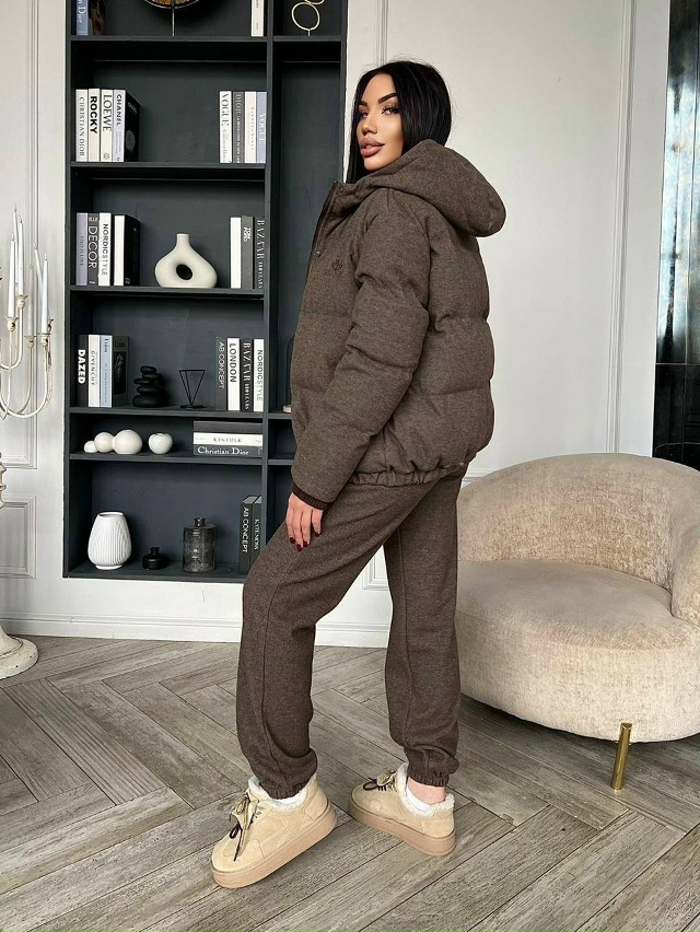 Спортивный костюм 23139420