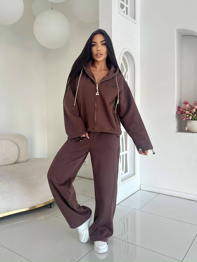 Спортивный костюм 23139433