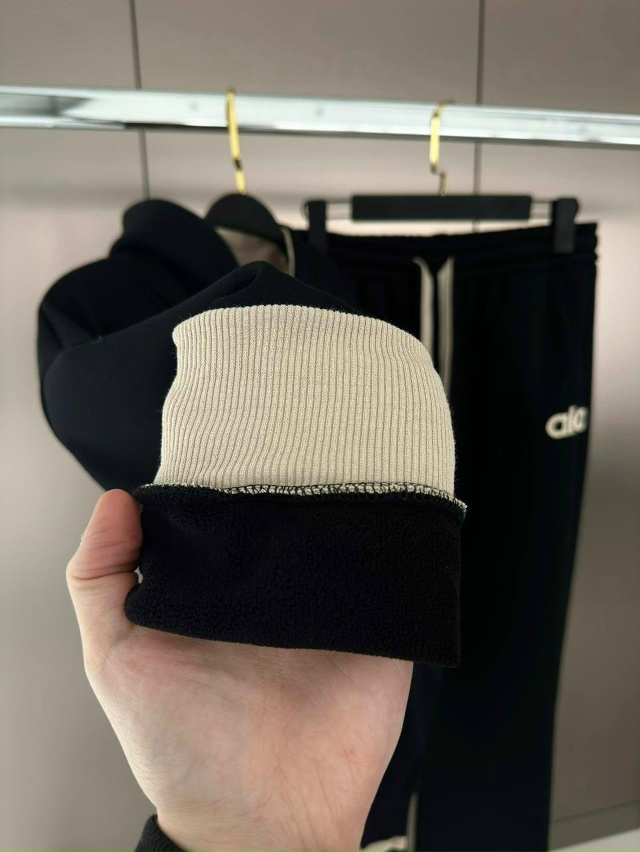 Спортивный костюм 23141673