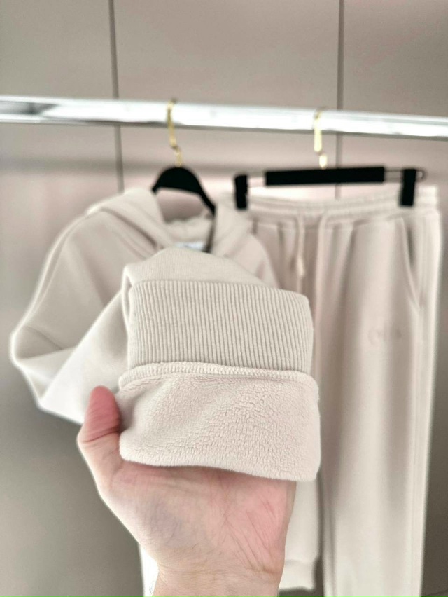 Спортивный костюм 23141677