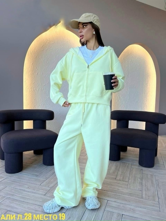 Спортивный костюм 23143180