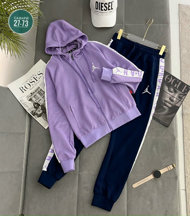 Спортивный костюм 23144642